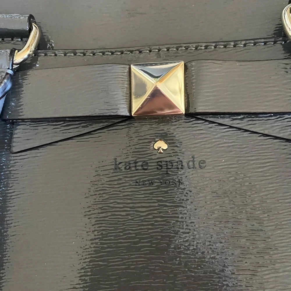 kate spade New York Beacon Court Jeanne Leather Tote Bag in gray shadow